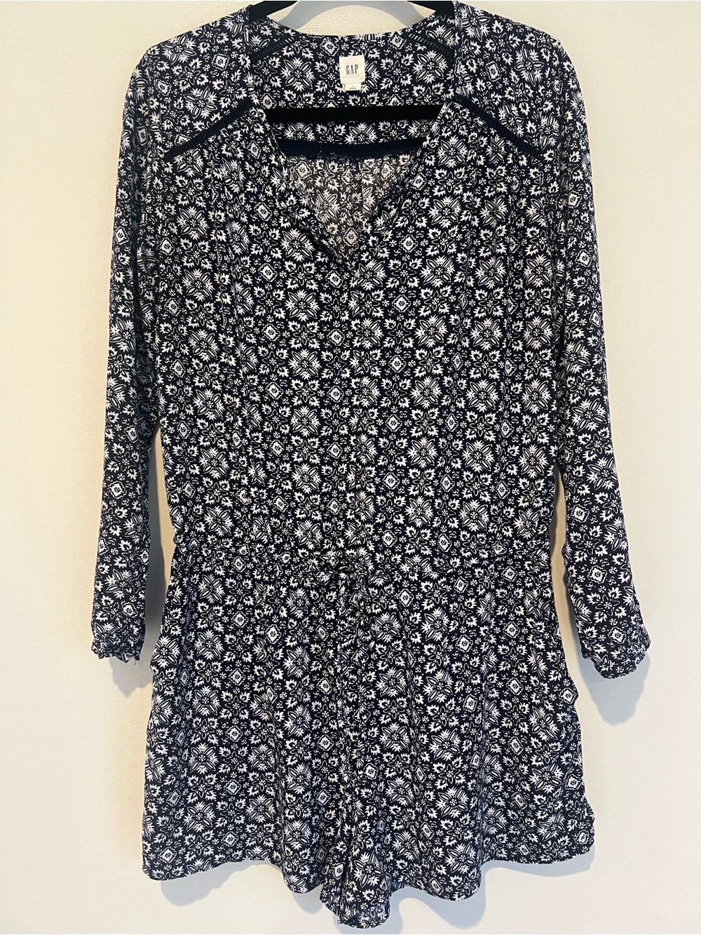 GAP Navy and White Floral V-Neck Long-Sleeve Romper